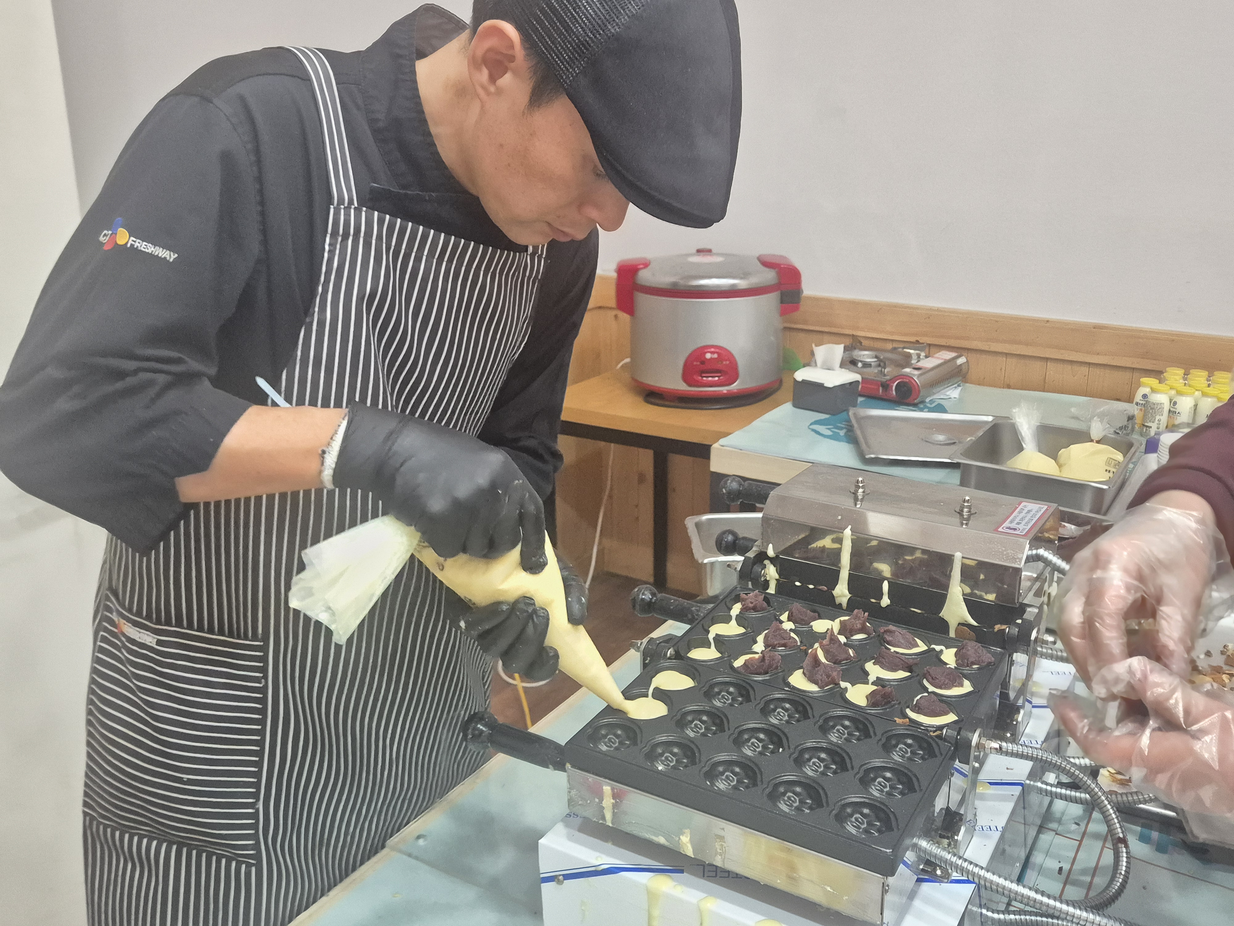 달콤 뜨뜻한 사랑의 호두과자